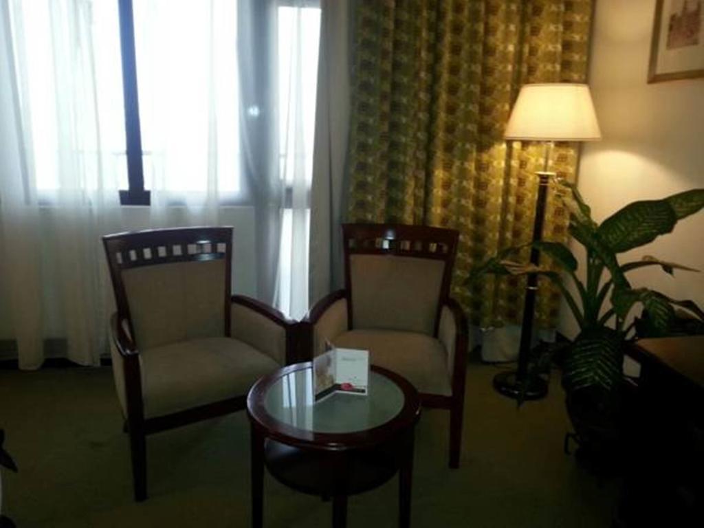 Golden Tulip Kumasi City Esterno foto