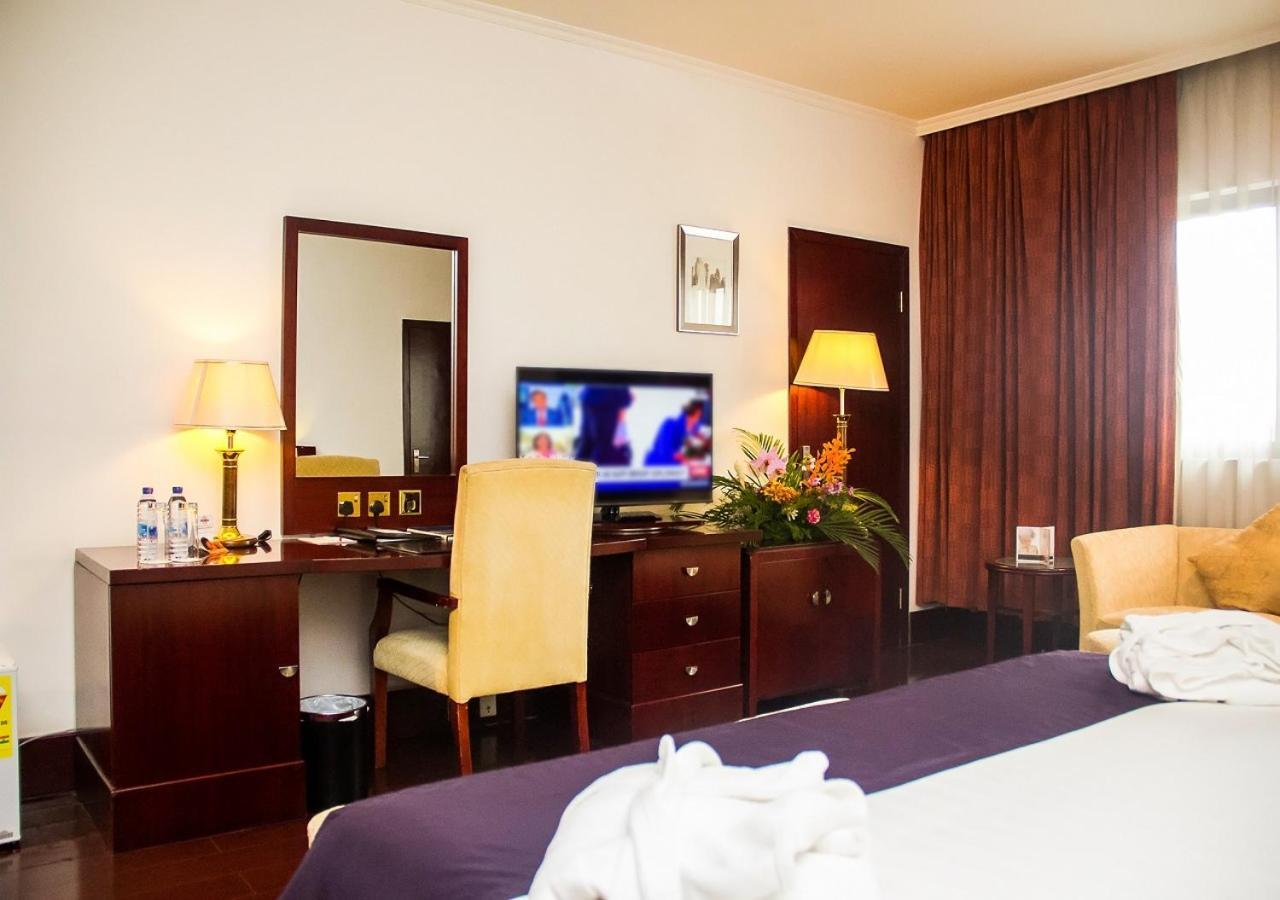 Golden Tulip Kumasi City Esterno foto
