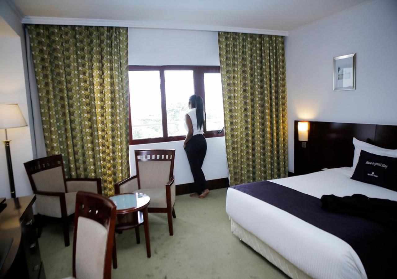 Golden Tulip Kumasi City Esterno foto