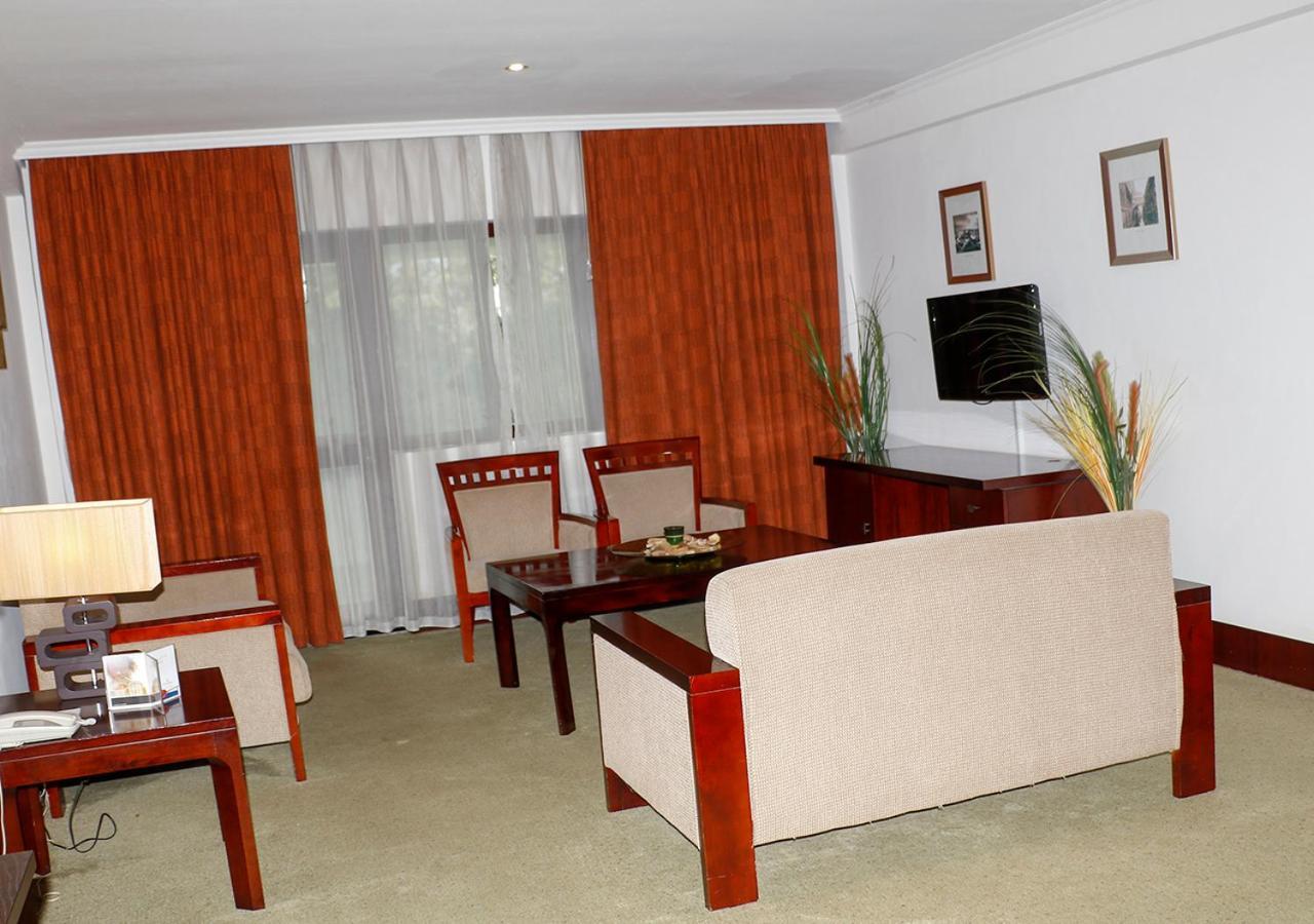Golden Tulip Kumasi City Esterno foto